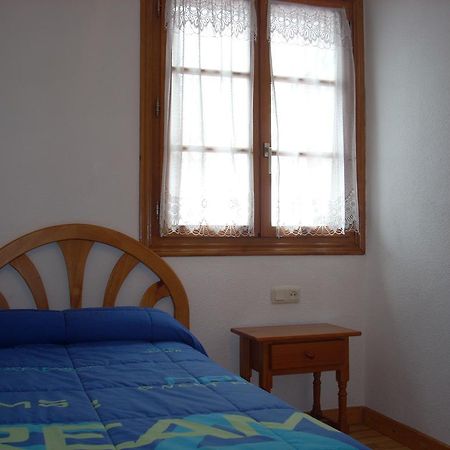 Apartamentos Los Tilos Benasque Room photo